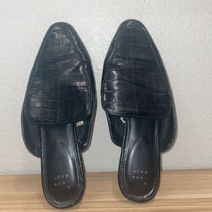 A NEW DAY Cardi Croc Mules • Black • Women’s 9